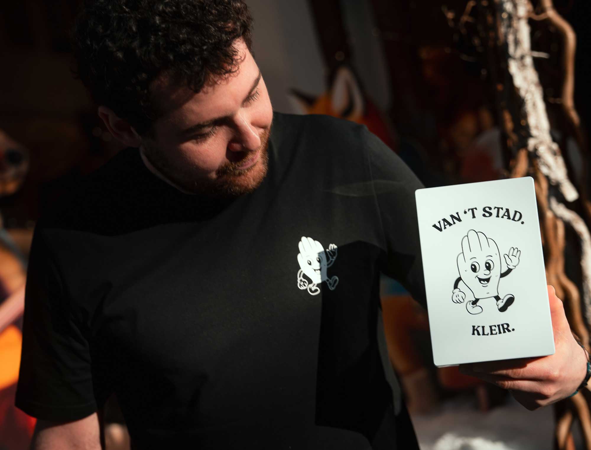 T-shirt • Antwerps Handje. • Zwart • Philip's Biscuits • Unisex