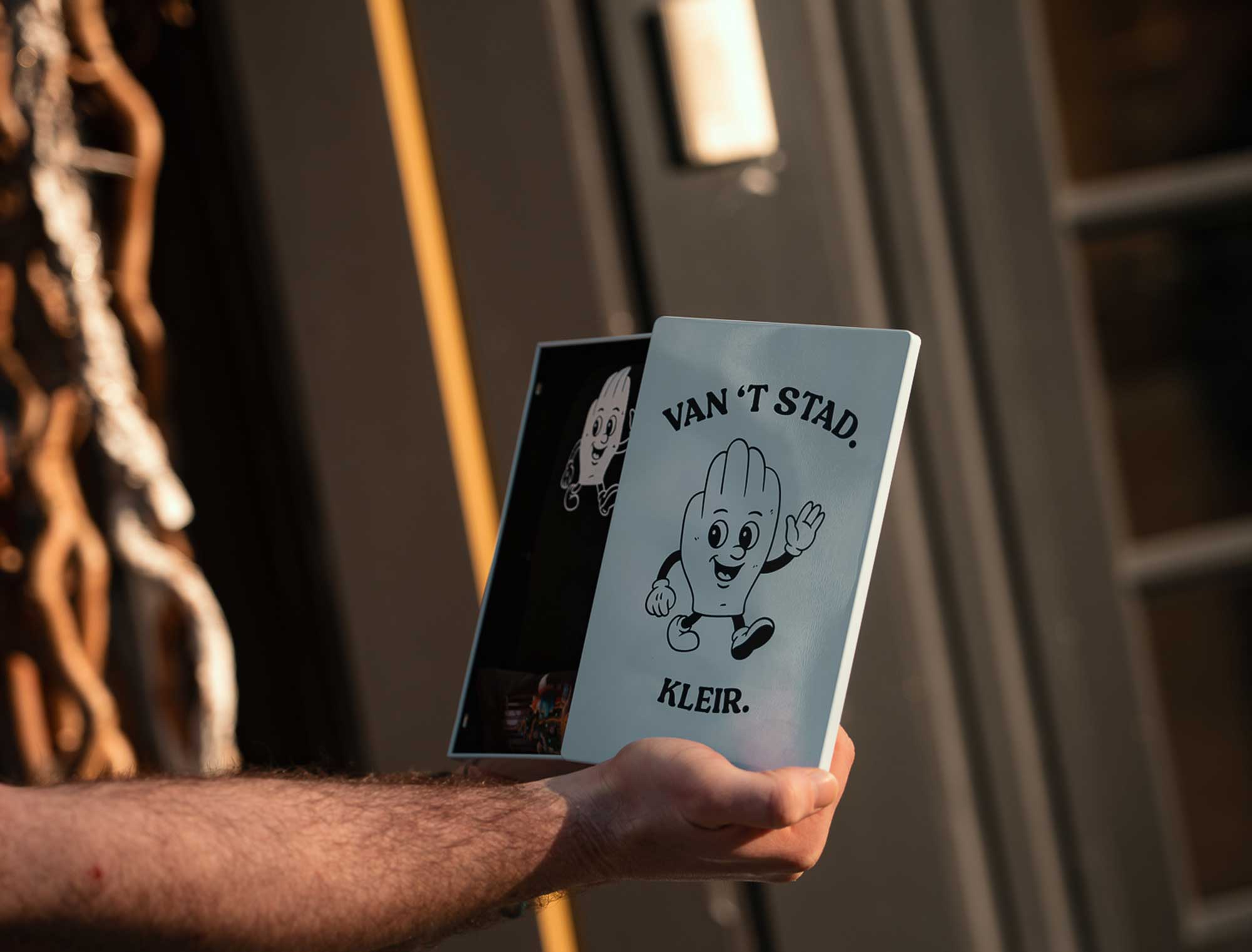 T-shirt • Antwerps Handje. • Zwart • Philip's Biscuits • Unisex