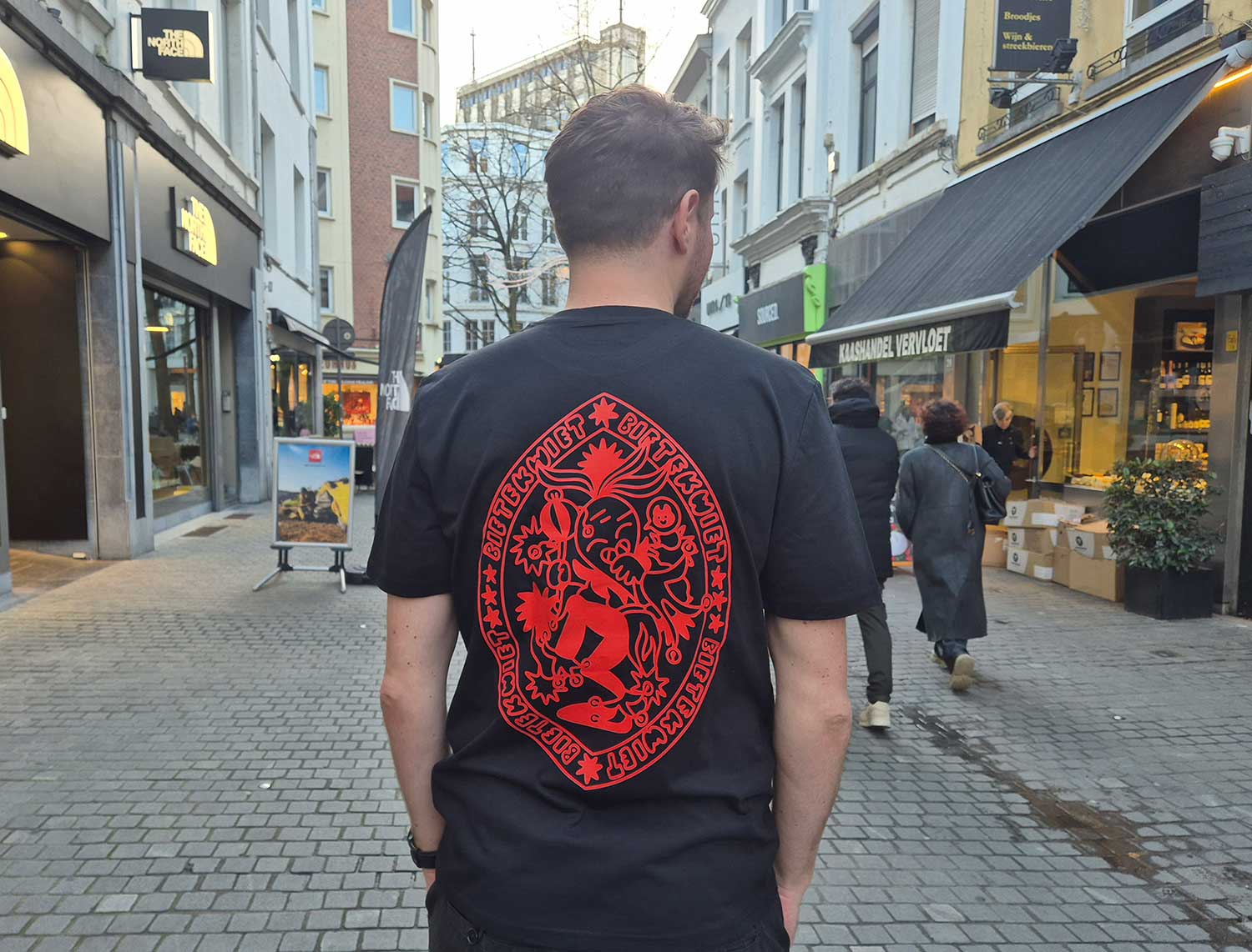 T-shirt • 	BIETEKWIET. • Zwart • Unisex