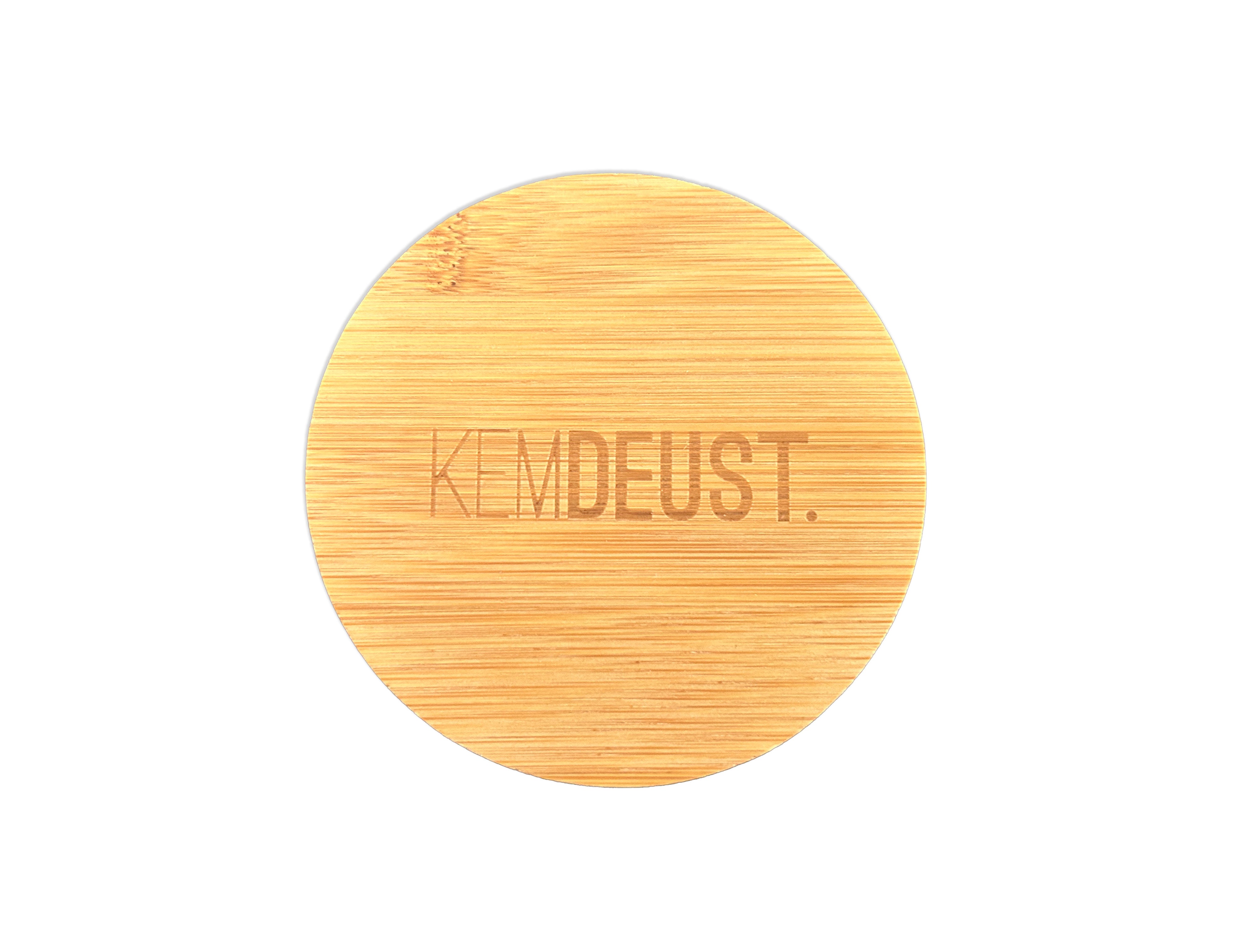 Houten onderleggger met opdruk KEMDEUST.