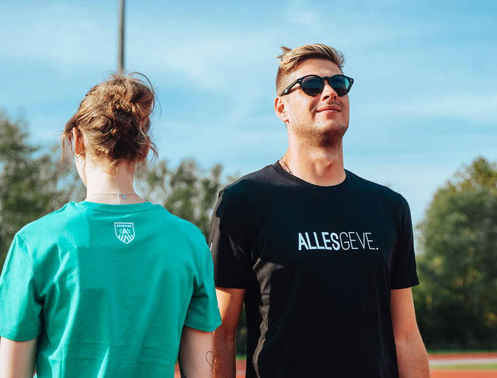 T-shirt • ALLESGEVE. • Zwart • Unisex