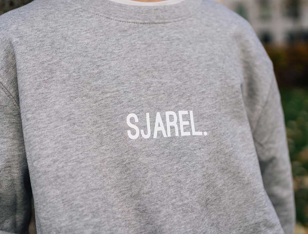 Grijze sweater met opdruk SJAREL. voor kinderen