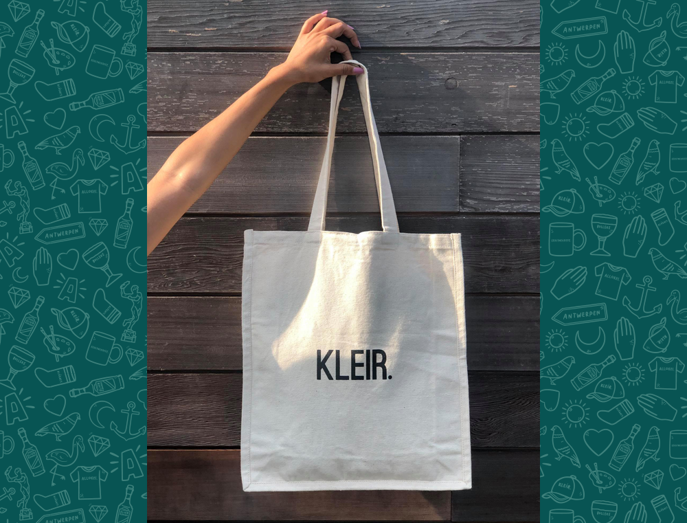 Beige totebag met opdruk KLEIR.