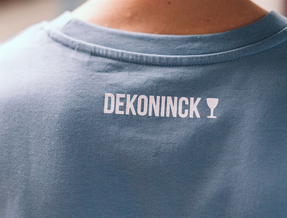 Blauwe T-shirt met opdruk ZEGTMORBOLLEKE.