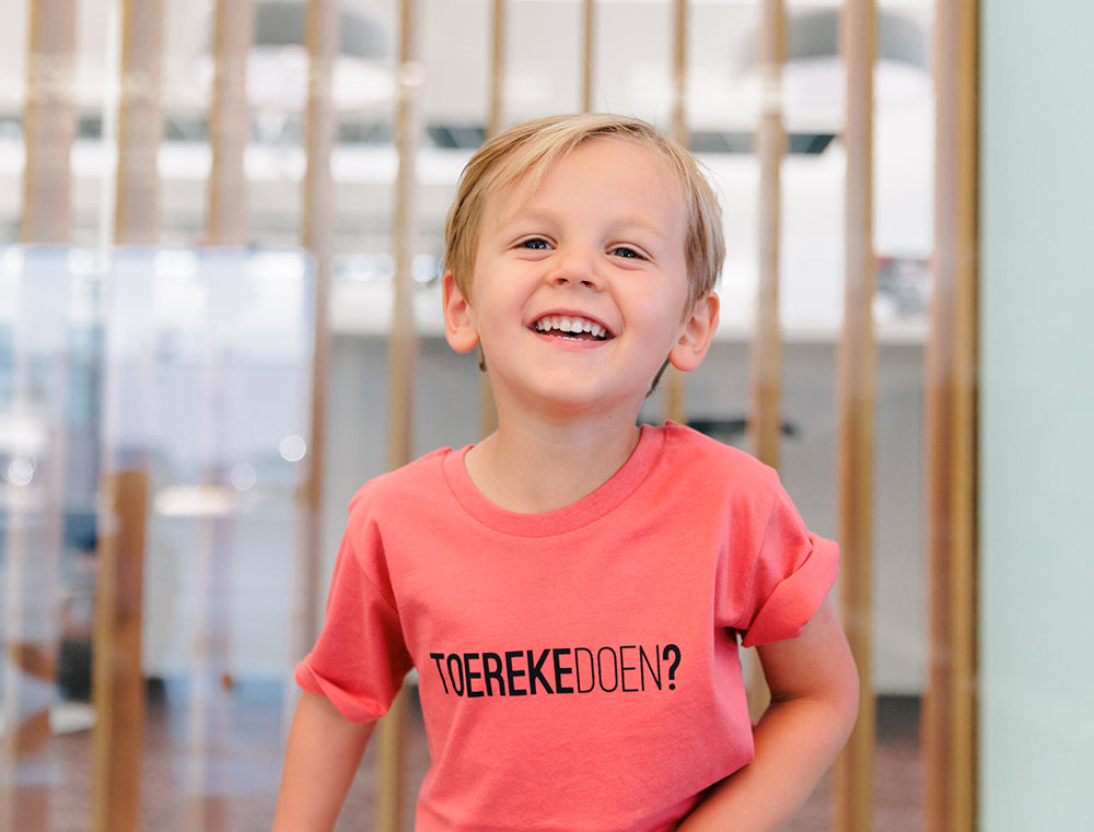 Rode T-shirt met opdruk TOEREKEDOEN?