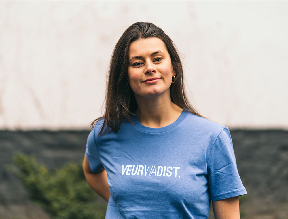 T-shirt • VEURWADIST. • Lichtblauw • Unisex