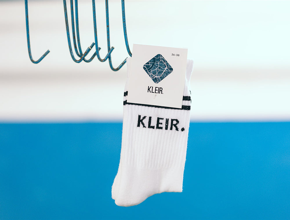 Witte sokken met opdruk KLEIR.